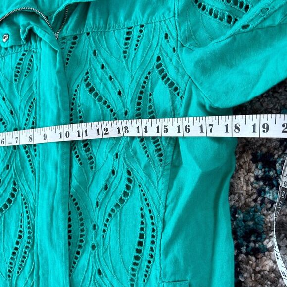 Chico’s green eyelet linen lightweight 3/4 sleeve zip up jacket - Picture 13 of 14